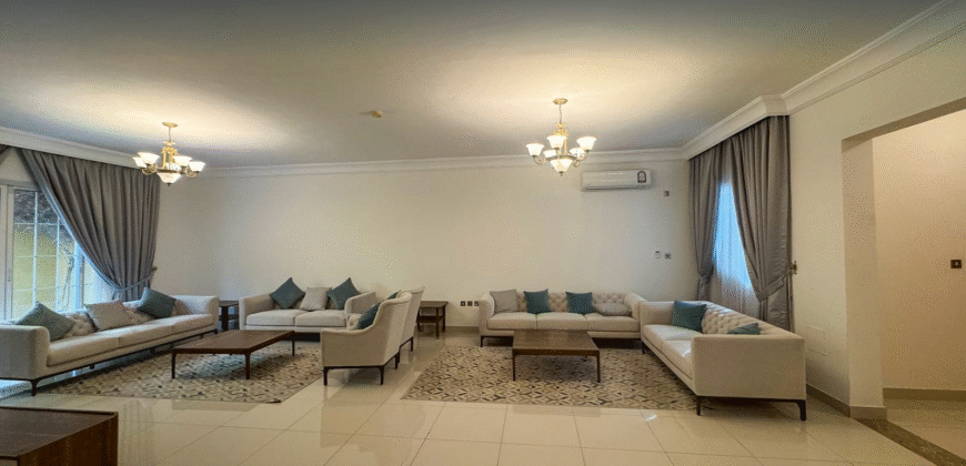 5BR Villa w/ Pool + Maid Room – Al Waab