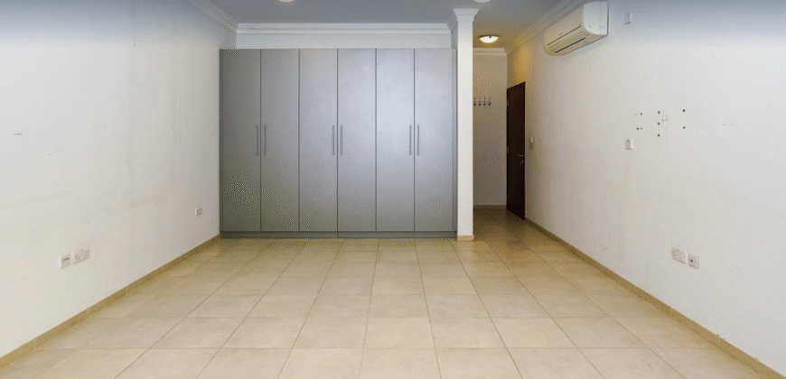 Spacious 4 Bedroom Villa+Maid’s Room in Ain Khaled