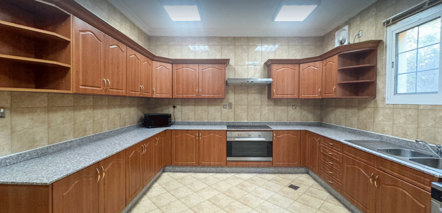 5BR Villa w/ Pool + Maid Room – Al Waab