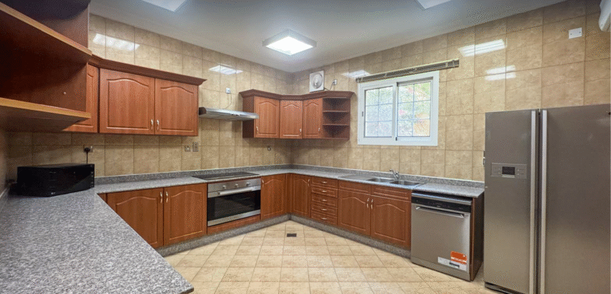 5BR Villa w/ Pool + Maid Room – Al Waab