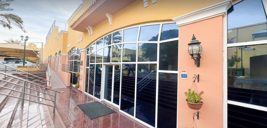 5BR Villa w/ Pool + Maid Room – Al Waab