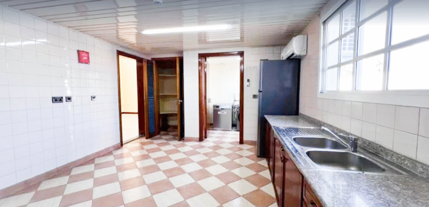 Spacious 4 Bedroom Apartment Villa+Maid’s Room