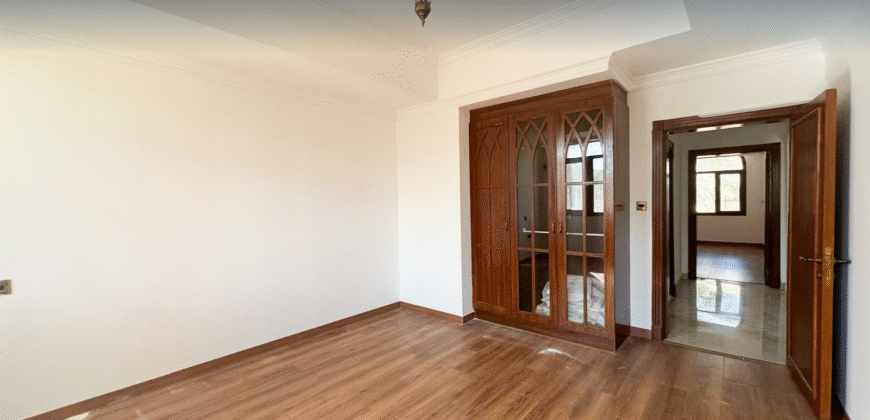 Beachfront 5BR Villa in West Bay Lagoon