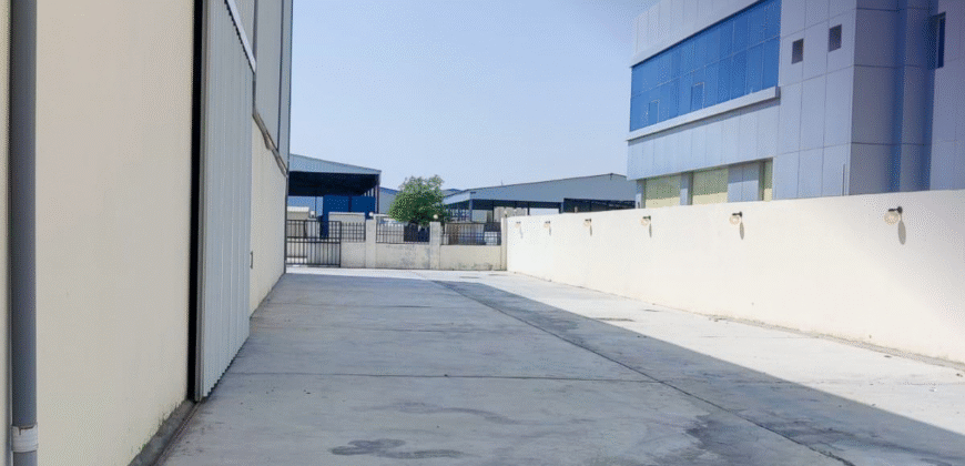 1,000 SQM Store with Garage – Birkat Al Awamer